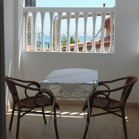 Billy's House * Sarti